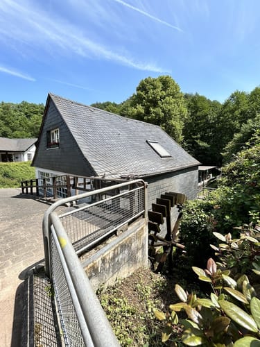 Von der Edelsteinmine durch das Idarbachtal