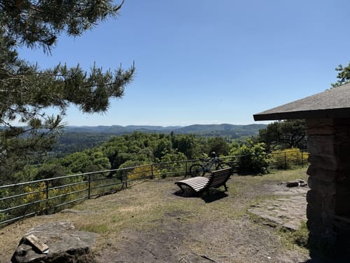 Zum Wildsaufelsen und dem Rotenstein
