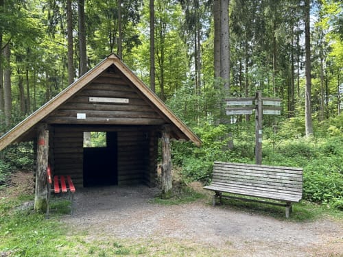 Latrop, Schanze und Grenzweg