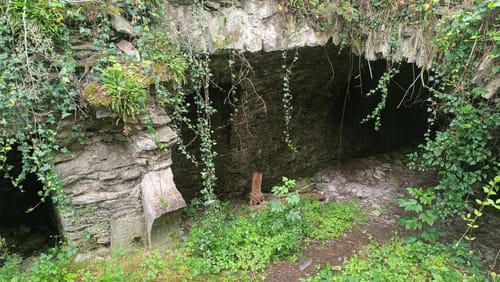 Rund um die Ruine Mont Royal