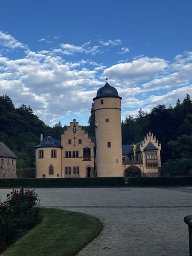 Vom Gasthof Zum Spessart zum Wasserschloss Mespelbrunn