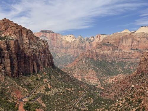 Parque Nacional De Zion Ubicado En El Tado De Utah Tados Unidos Es Un Situado Cerca La Ciudad Springdale Superficie Total Image258308844