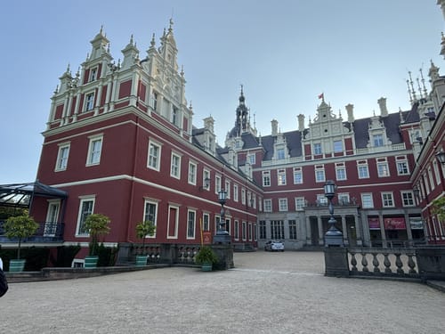 Runde durch Muskauer Schlosspark