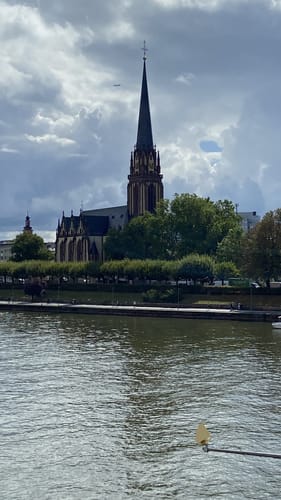 Durchs grüne Mainhattan