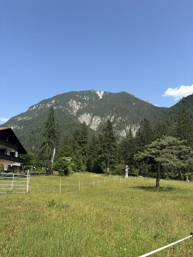 Oberau zu Krottenkopfhütte und Abstieg über Esterbergalm und Farchant