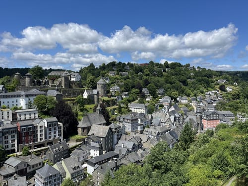 Burg Monschau - Perlenbachtalsperre - Höfen