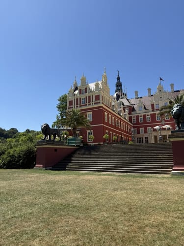 Runde durch Muskauer Schlosspark