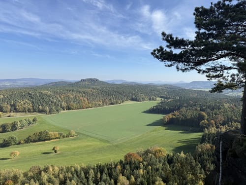 Auf den Pfaffenstein mit Nadelöhr und Opferkessel