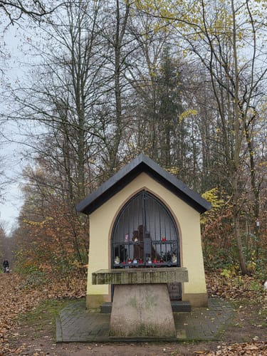 Auf fremden Pfaden/Karl-May-Wanderweg-Sulzbacher Schleife