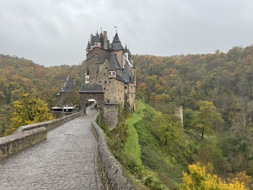 Burg Trutzeltz und  Burg Eltz