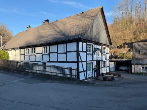 Müssenberg und Burgruine Hachen