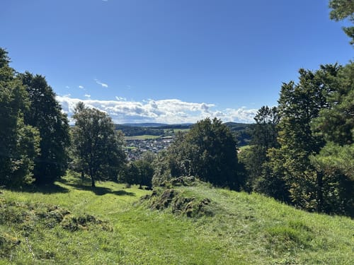 Burgruine Velburg und Hohllochhöhle