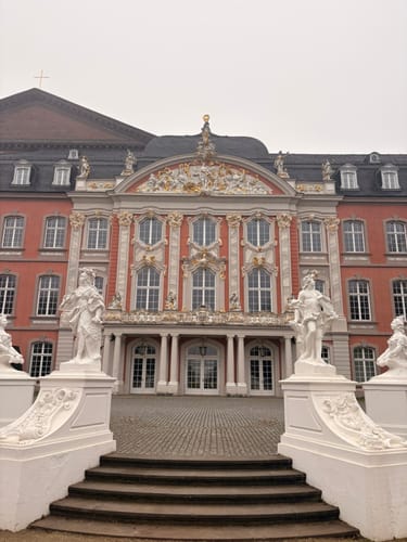 Durch die Innenstadt von Trier und entlang der Mosel
