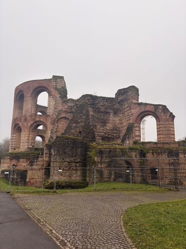Durch die Innenstadt von Trier und entlang der Mosel
