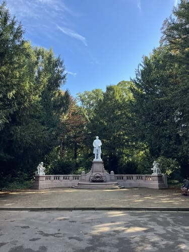 Durch den Kurpark Wiesbaden zum Sonnenberg