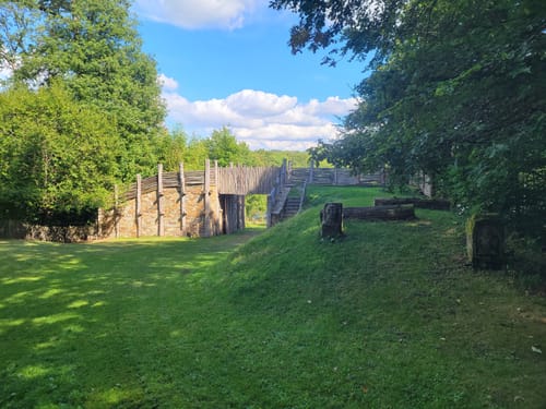 Fellingshausen: Archäologischer Wanderweg auf den Dünsberg