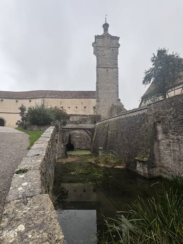 Rothenburg ob der Tauber: Alte Stadtmauer mit Wehrgang Runde