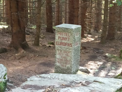Neualbenreuth: Auf stillen Waldpfaden zur Grenze