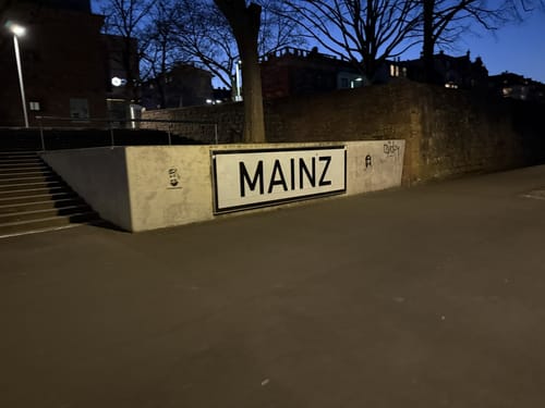 Mainufer: Schlosspark - Zollhafen - Burgpark
