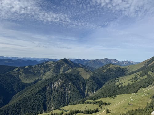 Vom Tatzelwurm zum Brünnsteingipfel