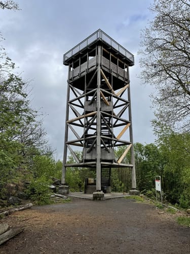 Wintersteinturm und Steinkopf ab Ockstädter Schloss
