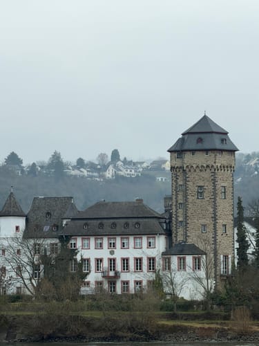Waldesch, Stolzenfels, und Rhens Rundweg