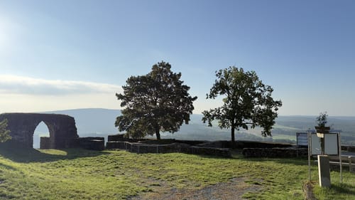 Schloßberg und Burgruine Waldeck