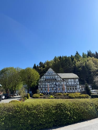 Latrop, Schanze und Grenzweg