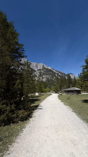 Vom Hintersee zur Engert Holzstube