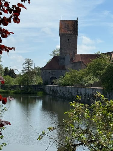 Um die Dinkelsbühler Stadtmauer