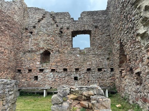Burgruine Montfort Rundweg