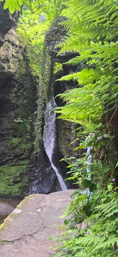 Zwischen den Wasserfällen bei Bernkastell-Kues