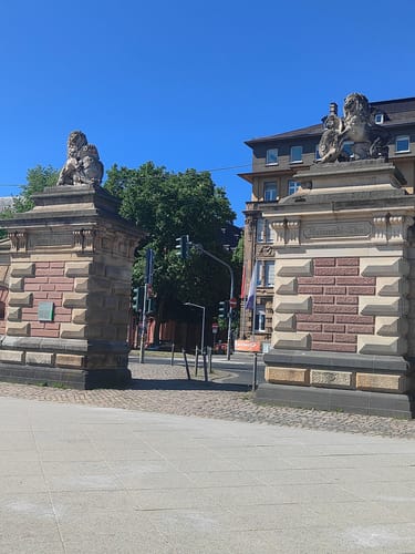 Mainufer: Schlosspark - Zollhafen - Burgpark