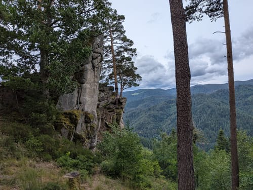 Auf Felsenwegen von Hornberg zu den Schlossfelsen