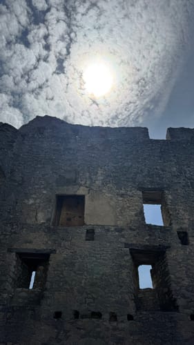 Zum Neidlinger Wasserfall und der Ruine Reußenstein
