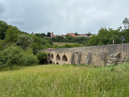Rothenburg ob der Tauber: Alte Stadtmauer mit Wehrgang Runde