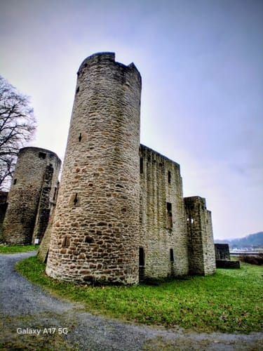 Schloss Steinhausen - Ruine Hardenstein - Stadtforst Vormholz
