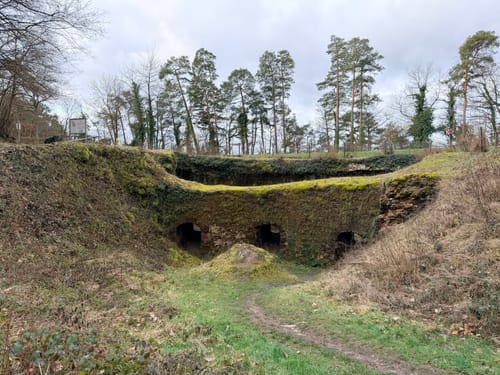 Rund um die Ruine Mont Royal