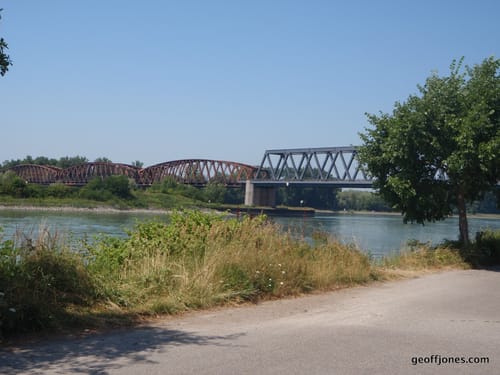 Naturpark Helmlingen: Rheinweg