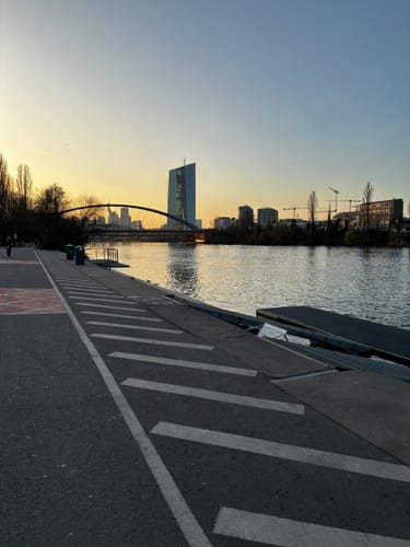 Entlang des Mains nach Frankfurt