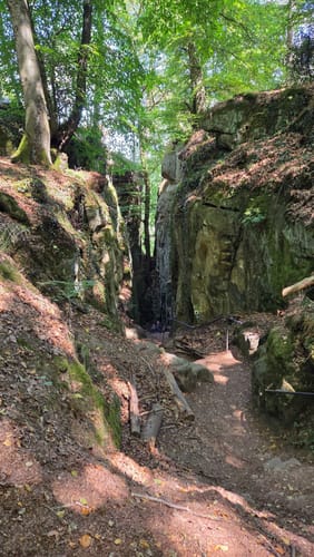 Teufelsschlucht und Keltenhöhle Rundweg