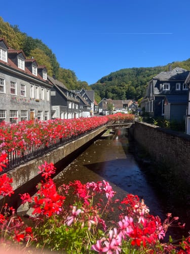 Entlang der Wupper zum Schloss Burg ab Müngstener Brückenpark