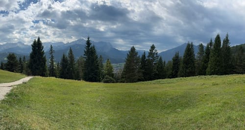 Familienwanderung zur Fichtenhütte auf dem Wank-Panoramaberg