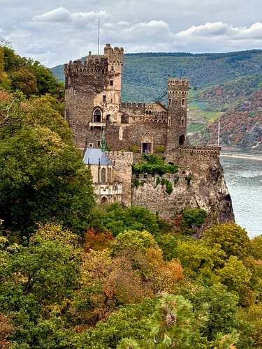 Trectingshausen - Burg Reichenstein - Burg Rheinstein