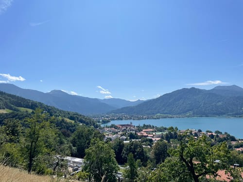 Von Tegernsee zum Berggasthof Neureuth über den Maximiliansweg