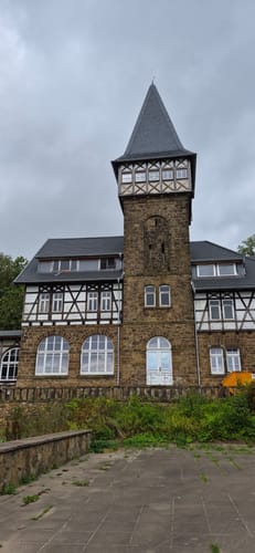 Zur Wittekindsburg und dem Wittekindsberg