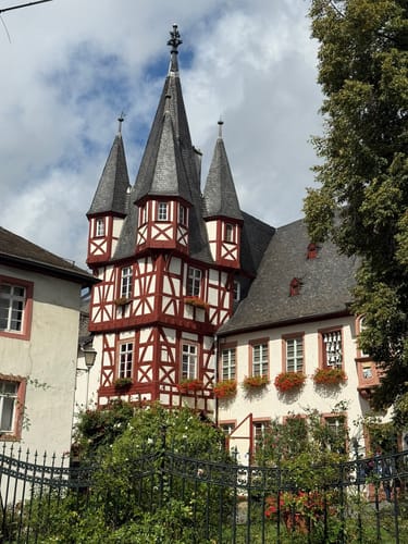 Rüdesheim am Rhein - Niederwaldtempel - Schloss Groenesteyn