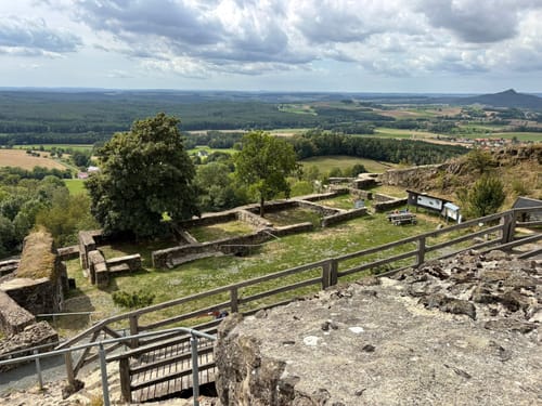 Schloßberg und Burgruine Waldeck
