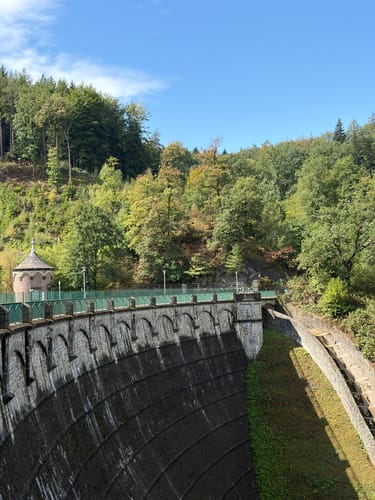 Entlang der Wupper von Schloss Burg