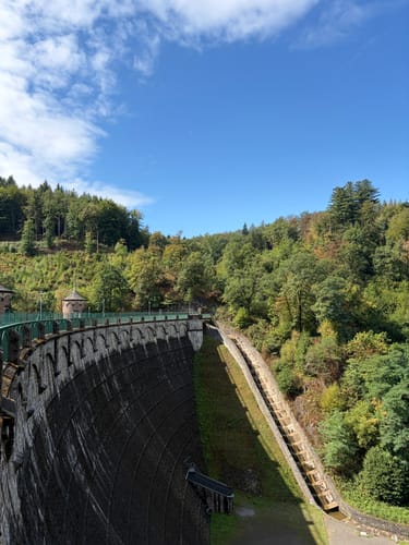 Entlang der Wupper von Schloss Burg